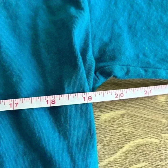 Dead Freddie's Graphic Tee - Picture 7 of 7